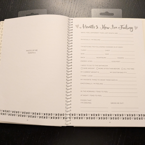 Pearhead Cream and Black Pregnancy Journal - Picture 13 of 16